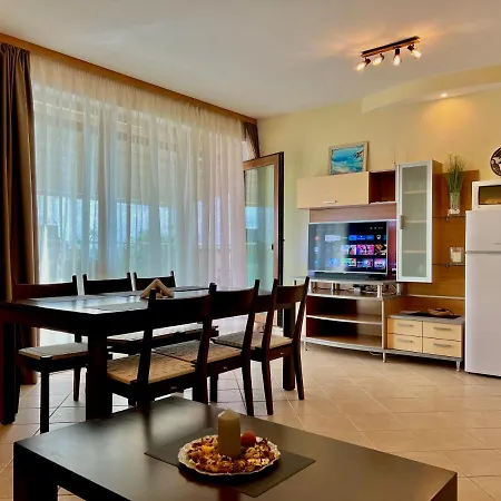 Premium Midia サニービーチ