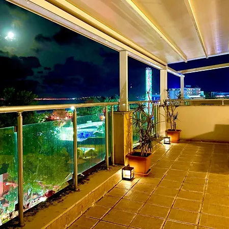 Premium Midia アパート サニービーチ